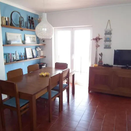 Casa Souto Beachfront Apartment *